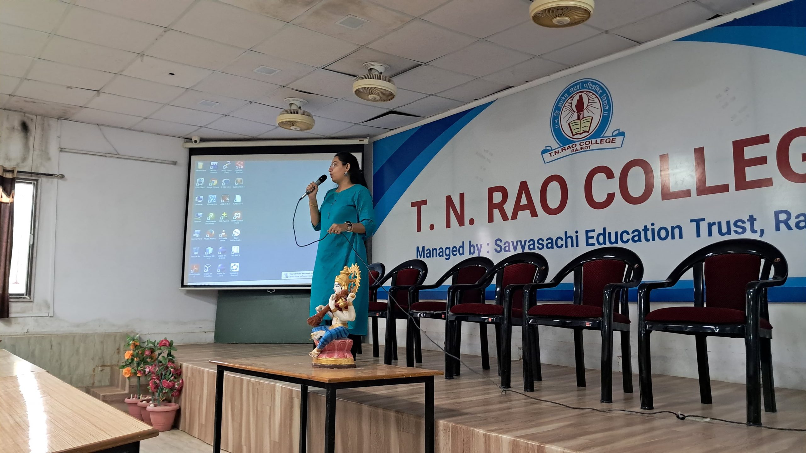 Understanding Application Types & Technologies: A Structured Approach with SDLC by Dr. Mital Vora