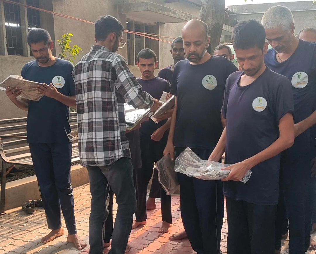 Clothes distribution